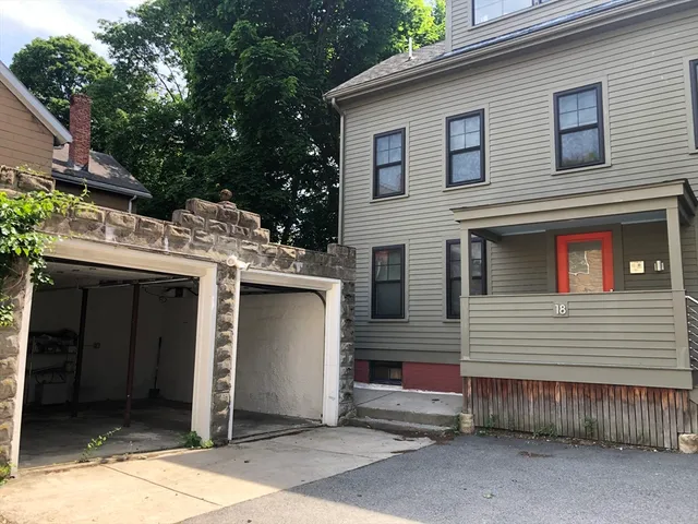 $150 | 18 Cottage Avenue, Somerville, MA 02144