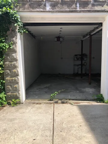 $150 | 18 Cottage Avenue, Somerville, MA 02144