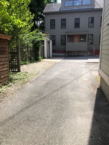 $150 | 18 Cottage Avenue, Somerville, MA 02144