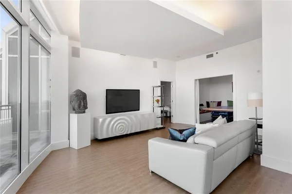 $9,500 | 3338 Peachtree Road Northeast, Unit 3501, Atlanta, GA 30326