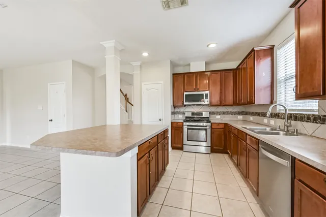 $437,777 | 2601 Hewn Rock Way, Pearland, TX 77584