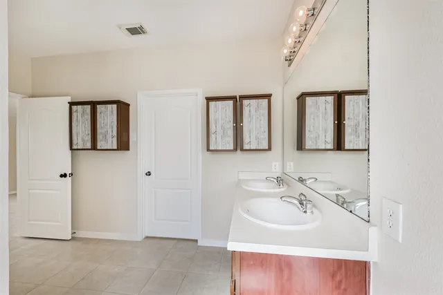 $437,777 | 2601 Hewn Rock Way, Pearland, TX 77584