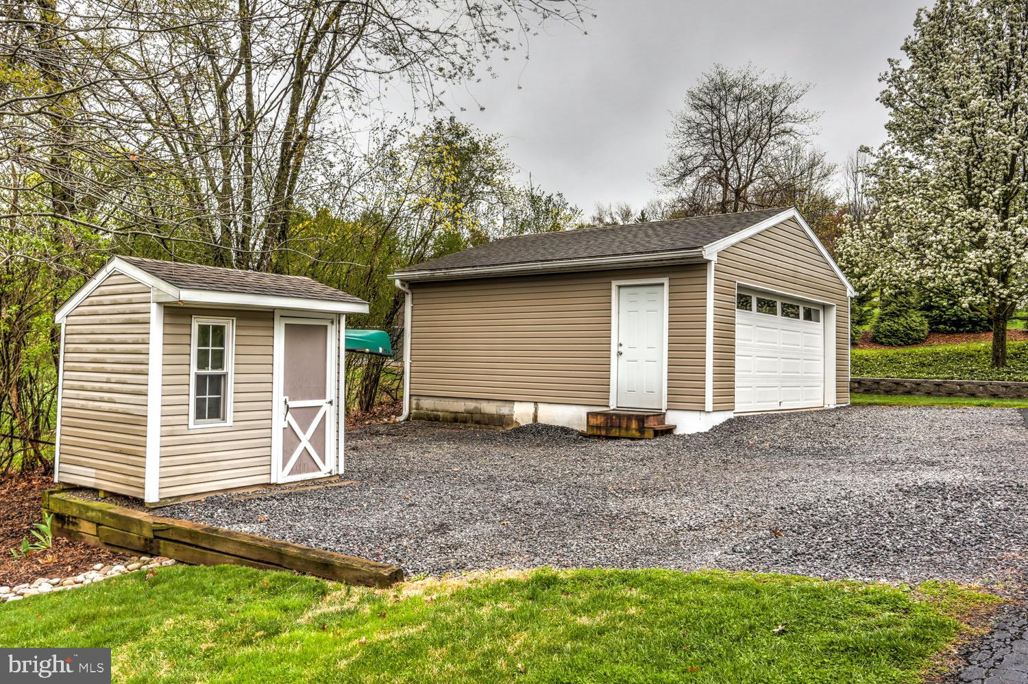 2075 Young Road Pottstown, PA 19465 - Photo 7 of 66 Detached garage