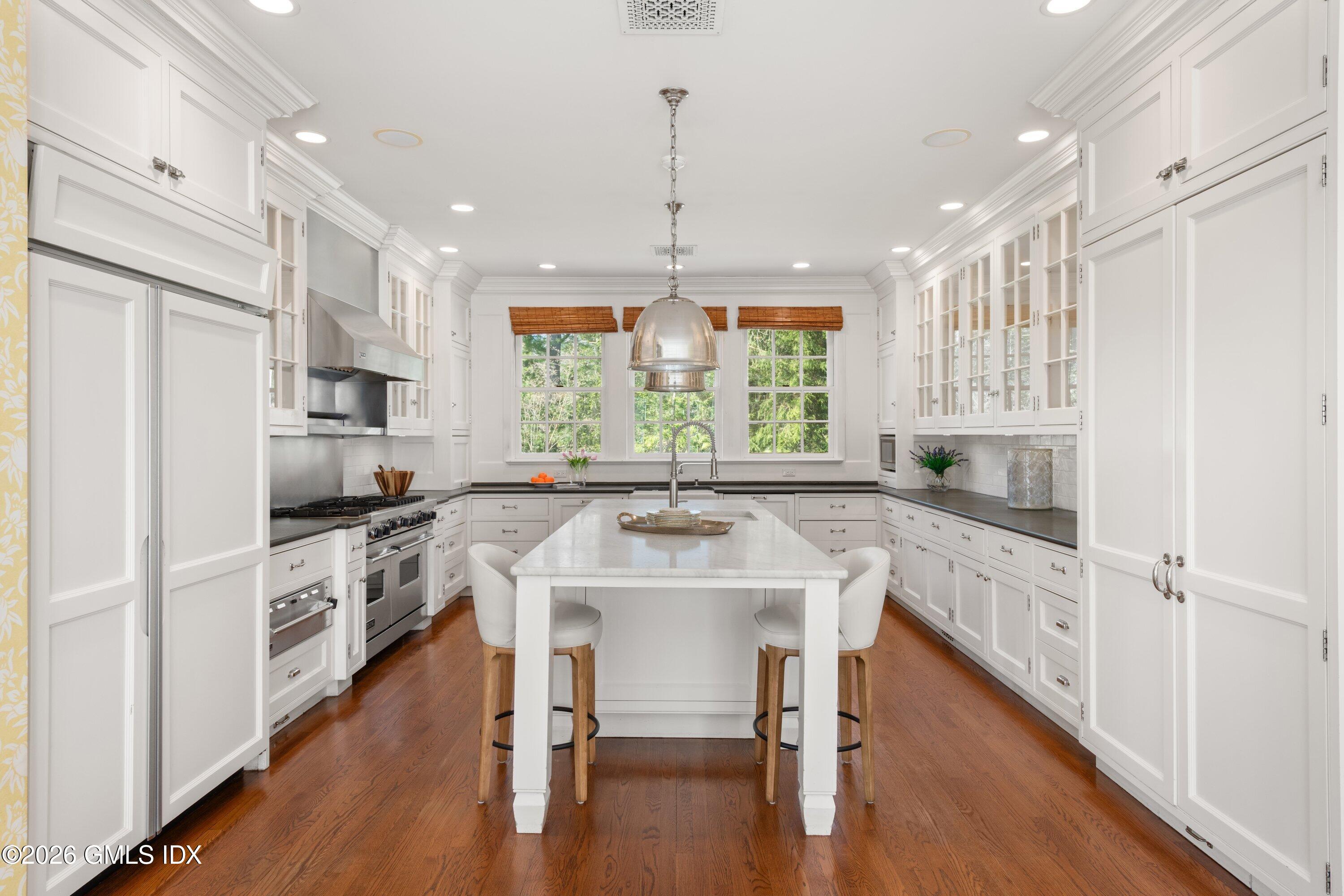 131 Pecksland Road Greenwich, CT 06831 - Photo 14 of 36 040-131PeckslandRoad-Greenwich-CT-06831-