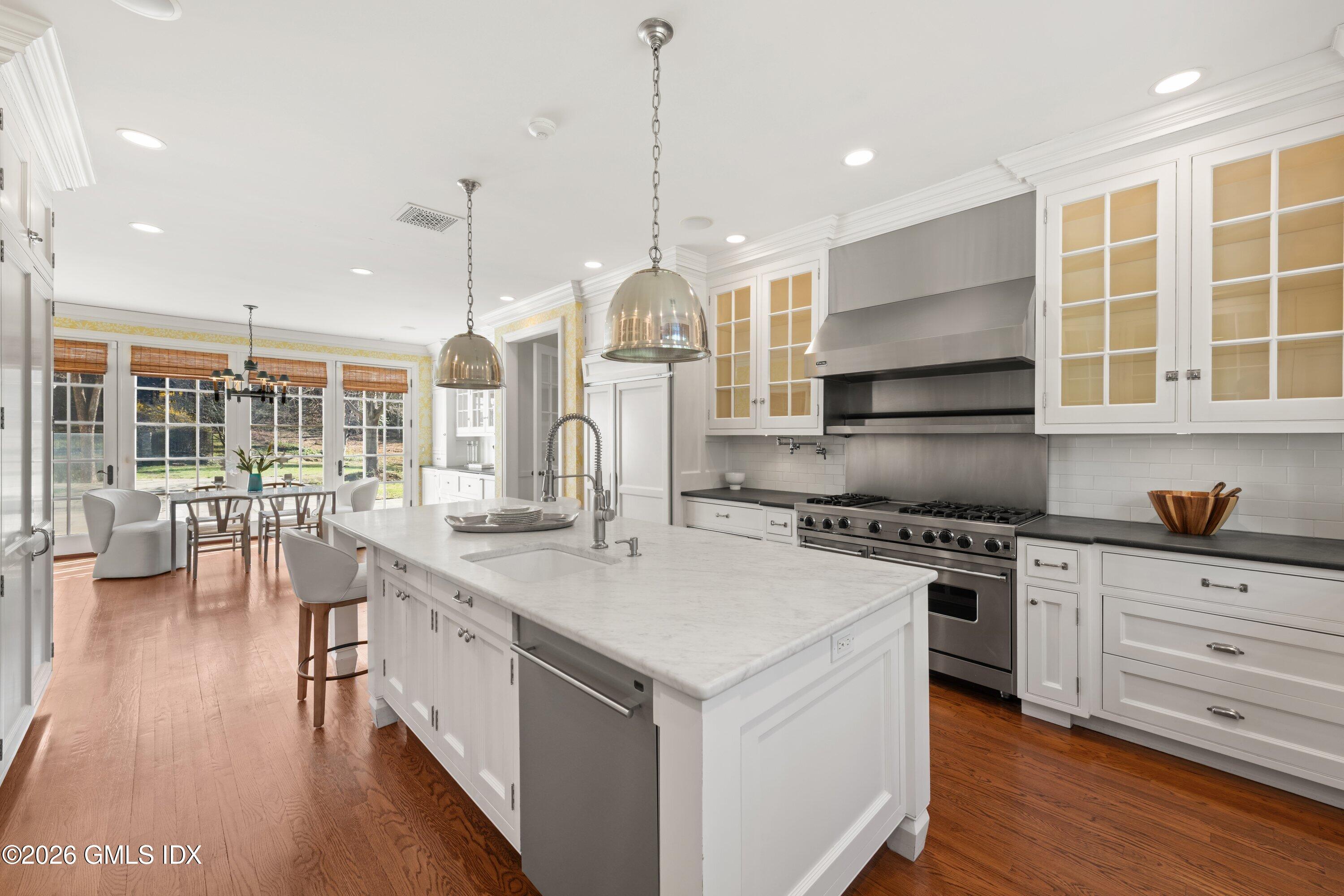 131 Pecksland Road Greenwich, CT 06831 - Photo 16 of 36 046-131PeckslandRoad-Greenwich-CT-06831-