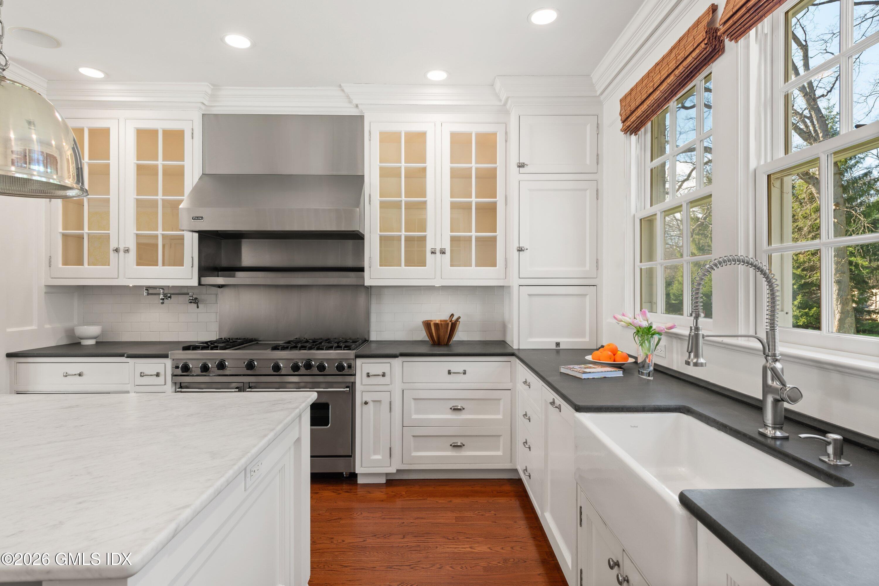 131 Pecksland Road Greenwich, CT 06831 - Photo 17 of 36 047-131PeckslandRoad-Greenwich-CT-06831-