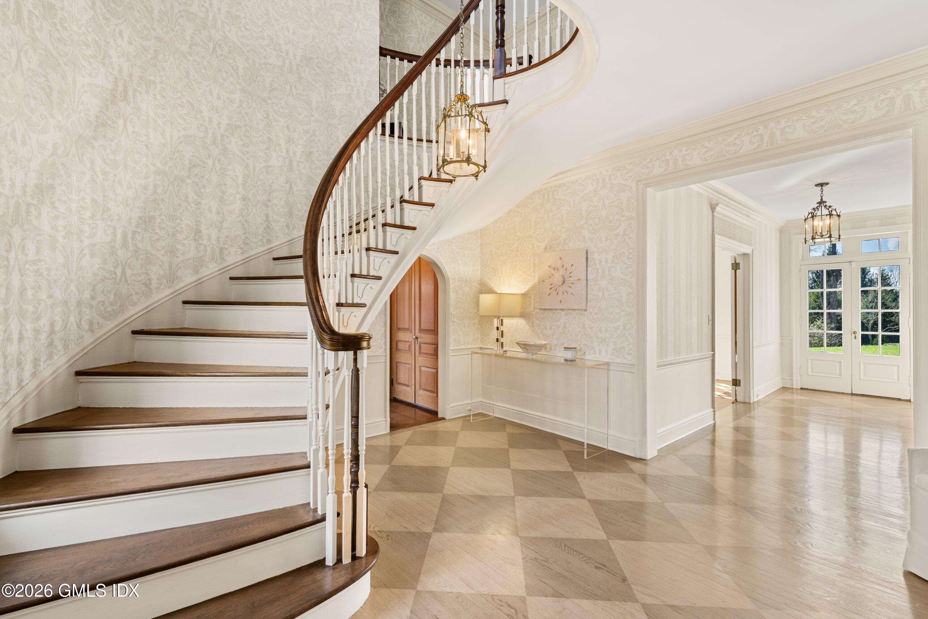 131 Pecksland Road Greenwich, CT 06831 - Photo 4 of 36 019-131PeckslandRoad-Greenwich-CT-06831-