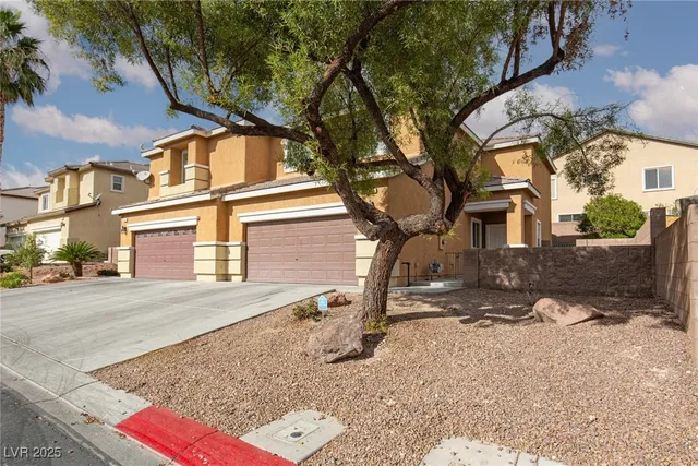 $1,695 | 550 Twilight Blue Avenue, North Las Vegas, NV 89032