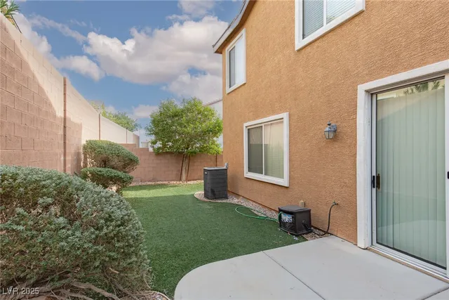 $1,695 | 550 Twilight Blue Avenue, North Las Vegas, NV 89032
