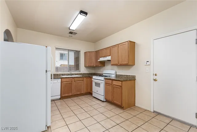 $1,695 | 550 Twilight Blue Avenue, North Las Vegas, NV 89032