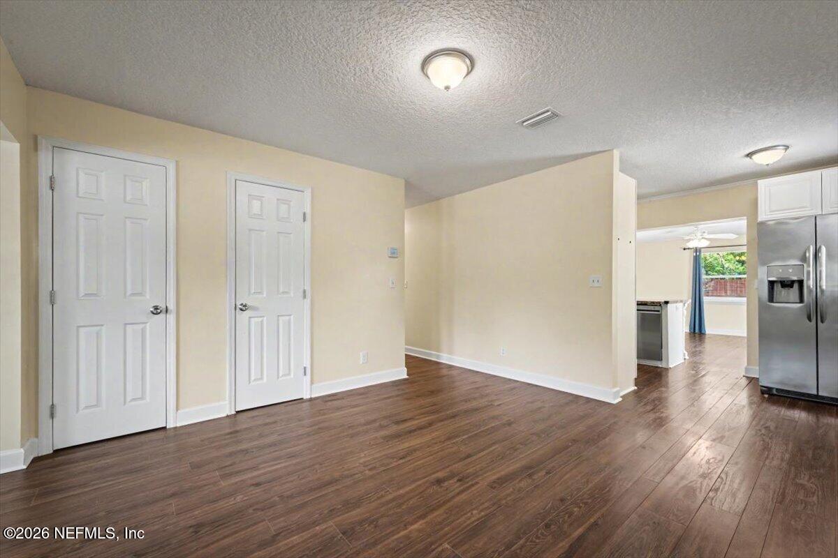 2425 Tulsa Road North Jacksonville, FL 32218 - Photo 4 of 31 Dining Area