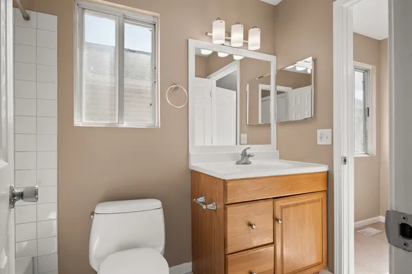 $325,000 | 371 Le Parc Circle, Buffalo Grove, IL 60089