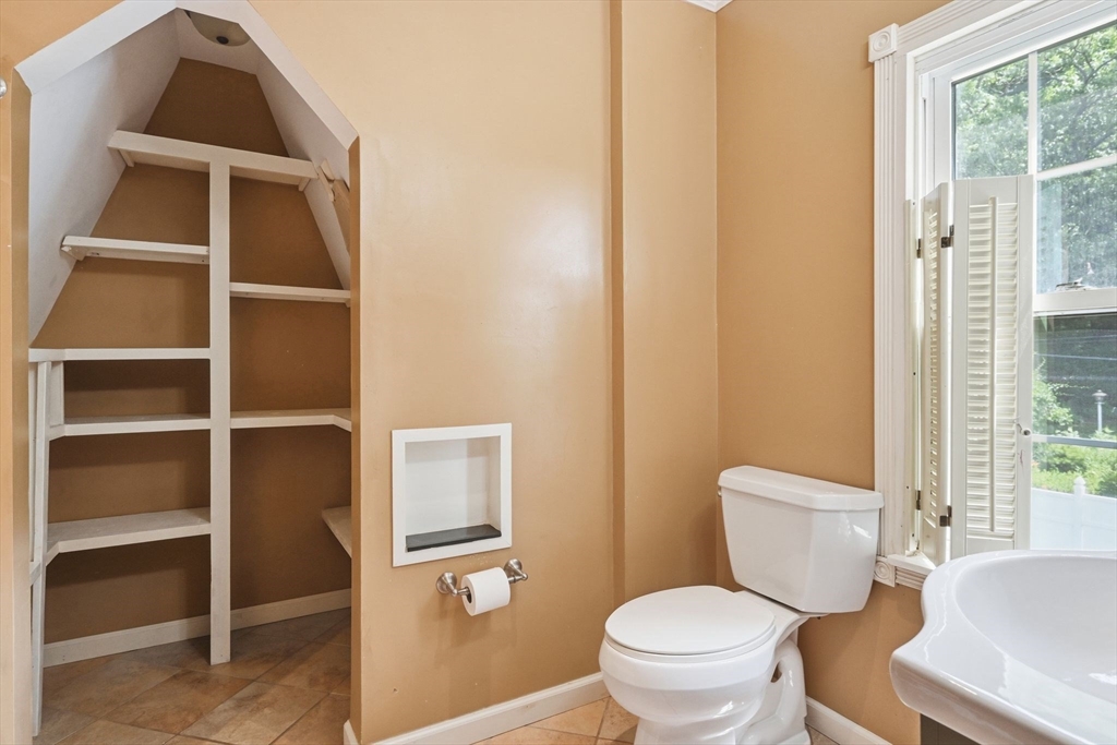 3 Pinehurst Road Holyoke, MA 01040 - Photo 23 of 37