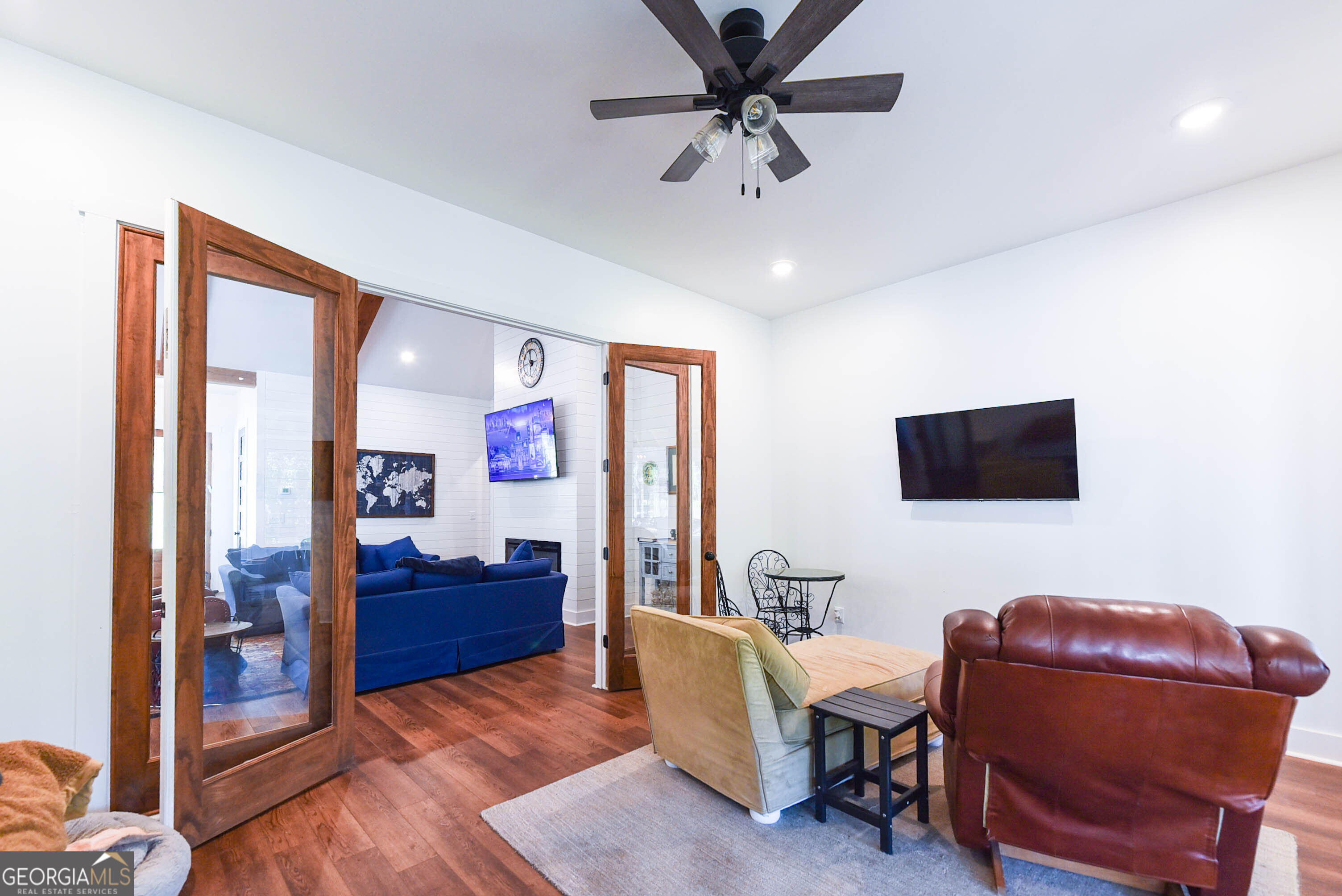 209 Lee Road Salem, AL 36874 - Photo 5 of 37 a living room with furniture and a flat screen tv