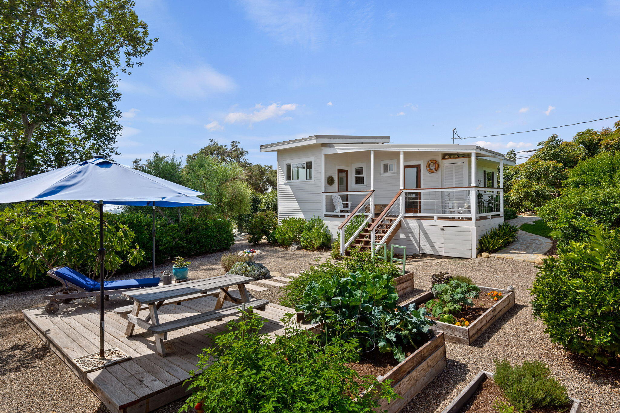 1770 Santa Monica Road Carpinteria, CA 93013 - Photo 20 of 36 15 - Back Yard