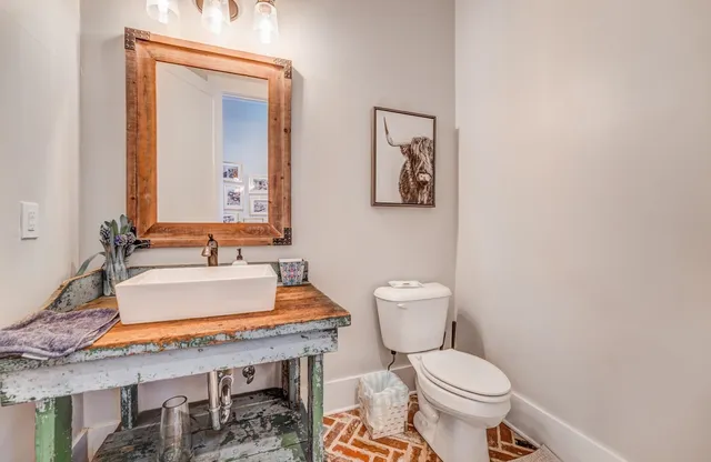 $990,000 | 423 Peterson Lake Road, Collierville, TN 38017