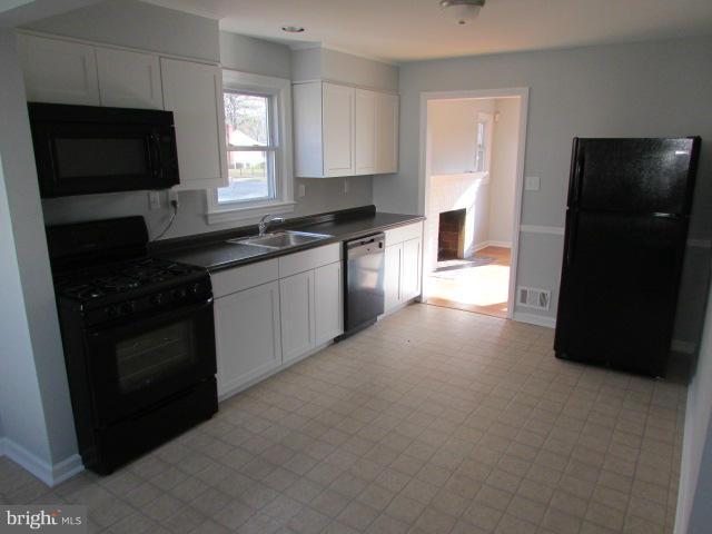 2404 Amherst Road Hyattsville, MD 20783 - Photo 3 of 14 Kitchen