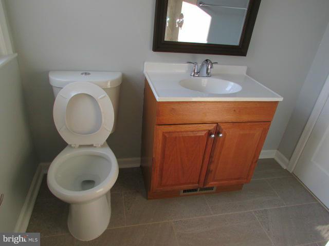 2404 Amherst Road Hyattsville, MD 20783 - Photo 6 of 14 Bath