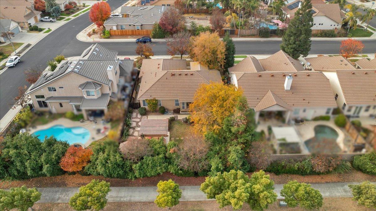 849 Megan Avenue Clovis, CA 93611 - Photo 40 of 53 an aerial view of residential houses with outdoor space