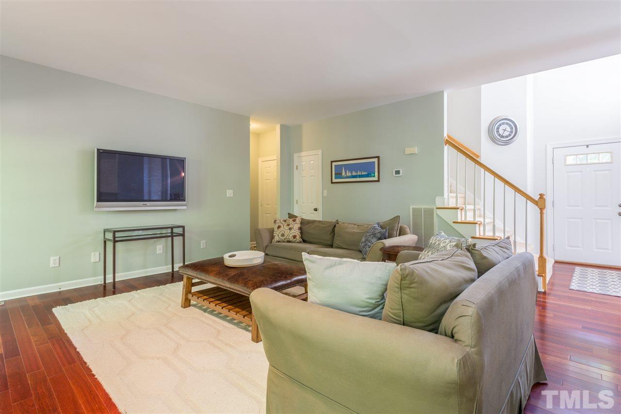10008 Quillstone Court Raleigh, NC 27613 - Photo 5 of 25 Gallery Image 5