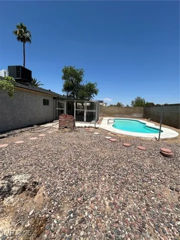 $1,995 | 5396 Chestnut Street, Las Vegas, NV 89119