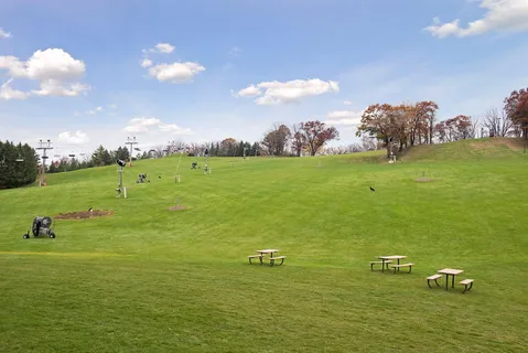 $299,900 | 6713 West 82nd Street, Bloomington, MN 55438