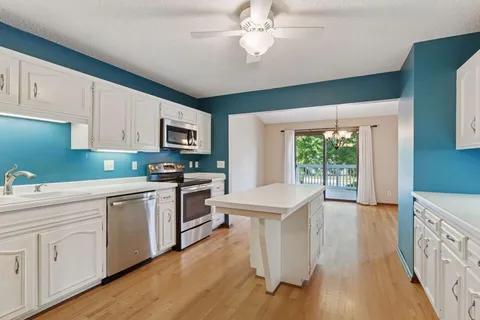 $299,900 | 6713 West 82nd Street, Bloomington, MN 55438