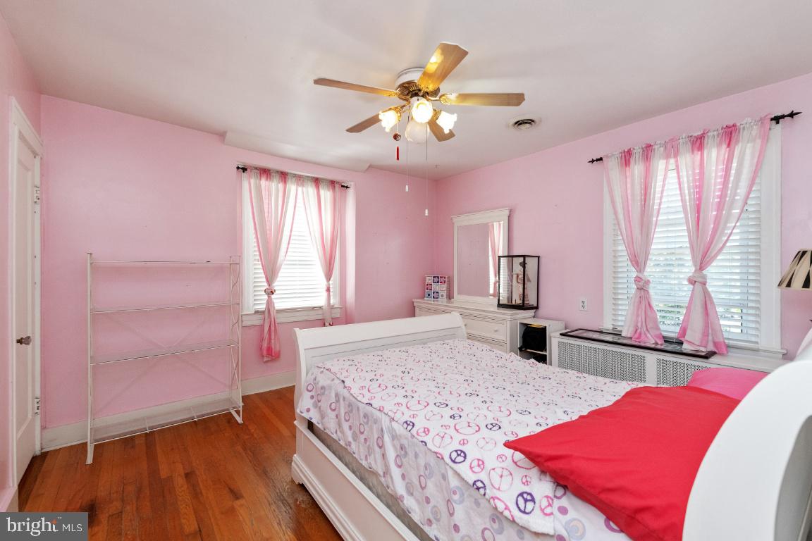 1300 Ridge Road Catonsville, MD 21228 - Photo 22 of 39 2nd bedroom
