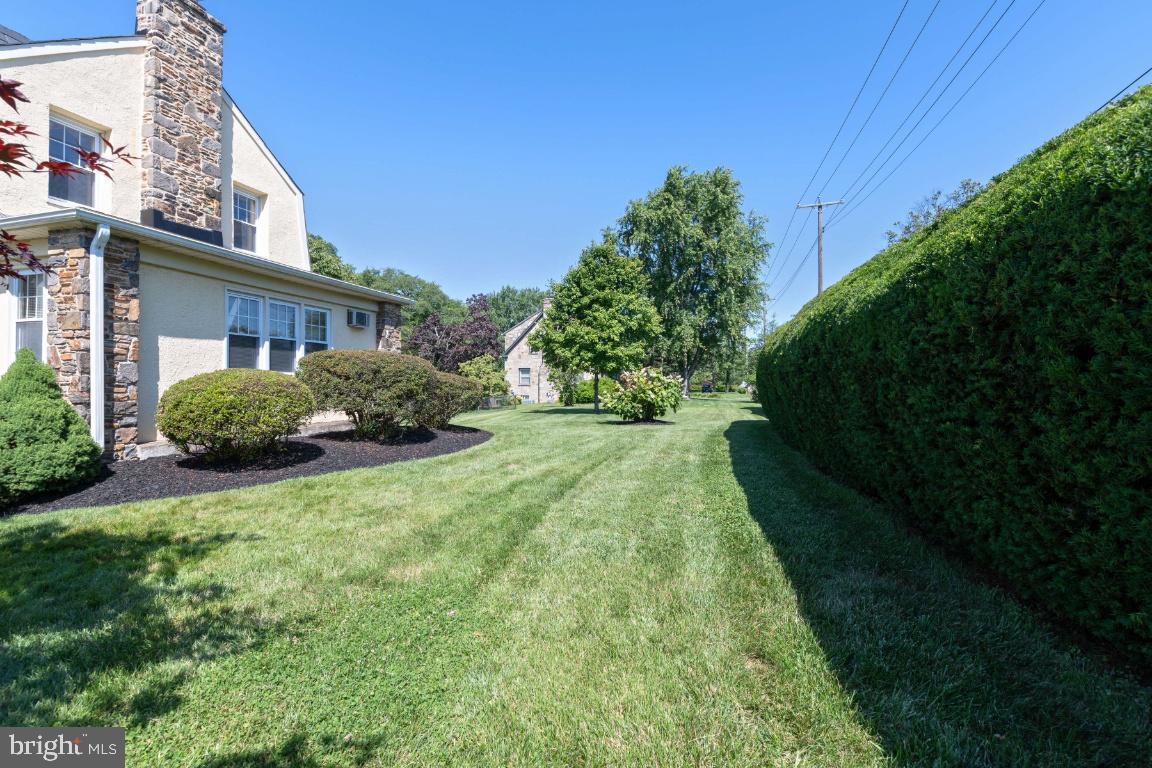 1300 Ridge Road Catonsville, MD 21228 - Photo 34 of 39 Right side view