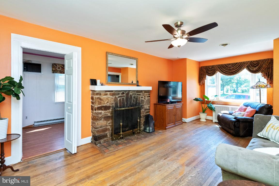 1300 Ridge Road Catonsville, MD 21228 - Photo 6 of 39 Door to sun room