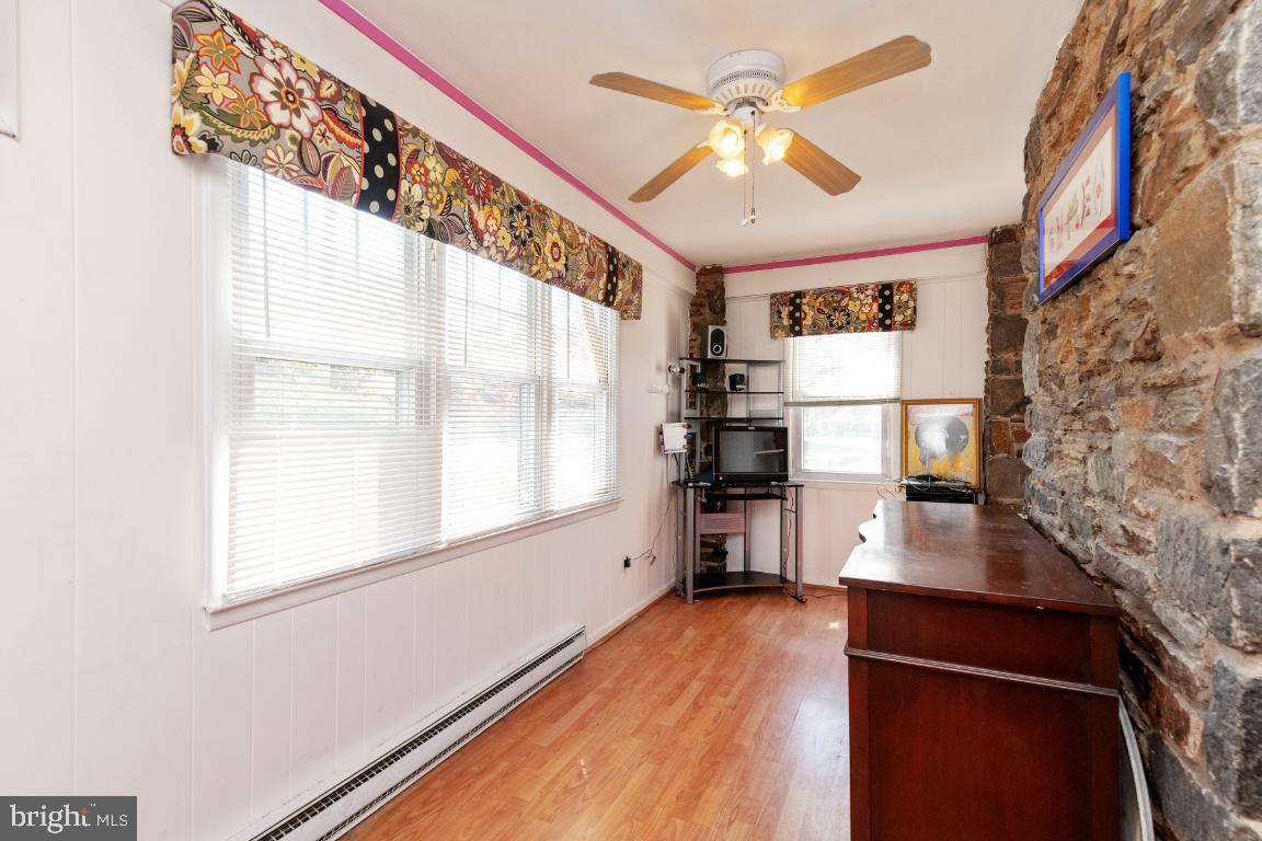 1300 Ridge Road Catonsville, MD 21228 - Photo 8 of 39 Great office or mud room