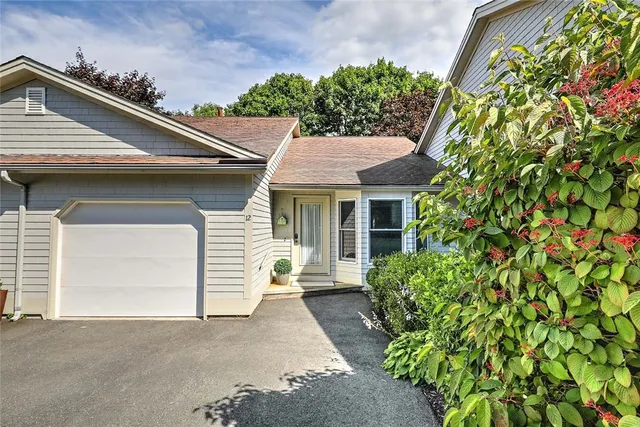 $479,000 | 12 Valley Lane, Unit 12, Portsmouth, RI 02871