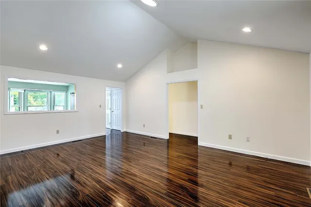 $479,000 | 12 Valley Lane, Unit 12, Portsmouth, RI 02871