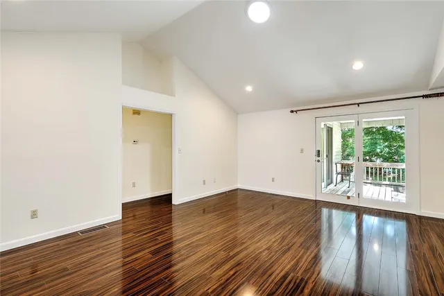 $479,000 | 12 Valley Lane, Unit 12, Portsmouth, RI 02871