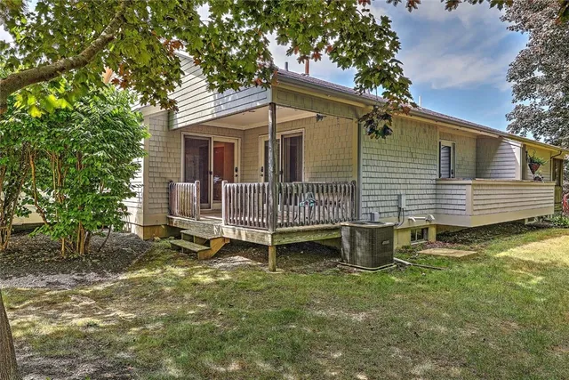 $479,000 | 12 Valley Lane, Unit 12, Portsmouth, RI 02871