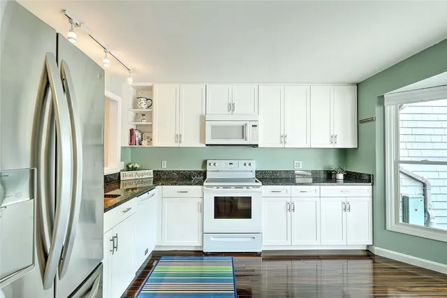 $479,000 | 12 Valley Lane, Unit 12, Portsmouth, RI 02871