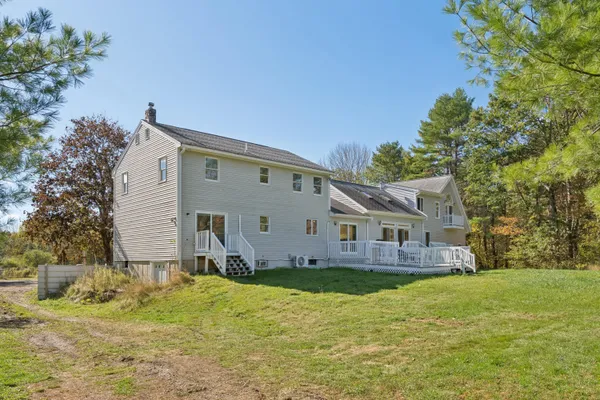 $649,999 | 17 Chestnut Drive, Topsham, ME 04086