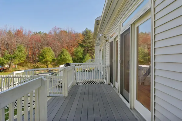 $649,999 | 17 Chestnut Drive, Topsham, ME 04086