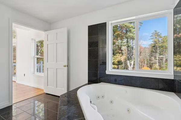 $649,999 | 17 Chestnut Drive, Topsham, ME 04086