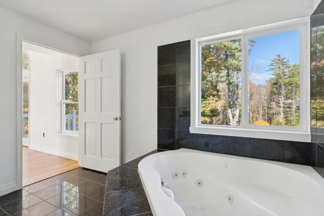 $649,999 | 17 Chestnut Drive, Topsham, ME 04086