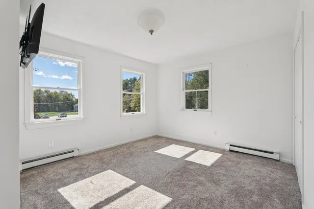 $649,999 | 17 Chestnut Drive, Topsham, ME 04086