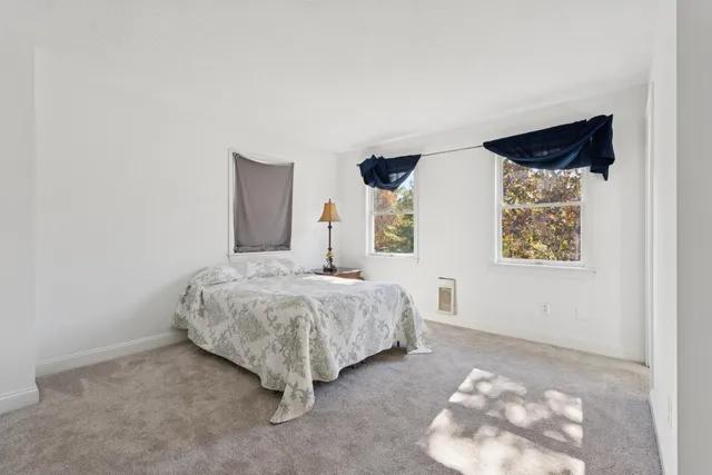 $649,999 | 17 Chestnut Drive, Topsham, ME 04086