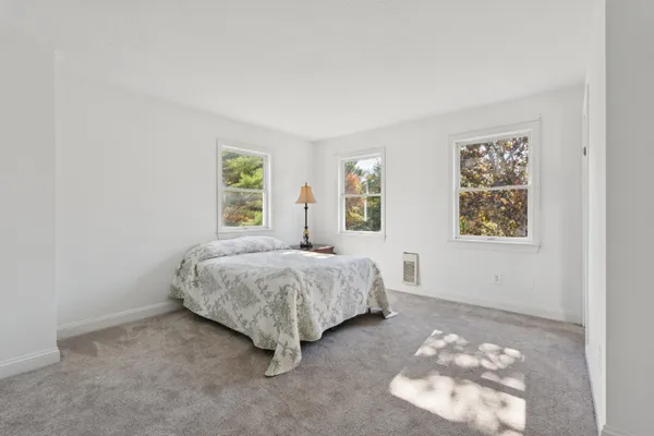 $649,999 | 17 Chestnut Drive, Topsham, ME 04086