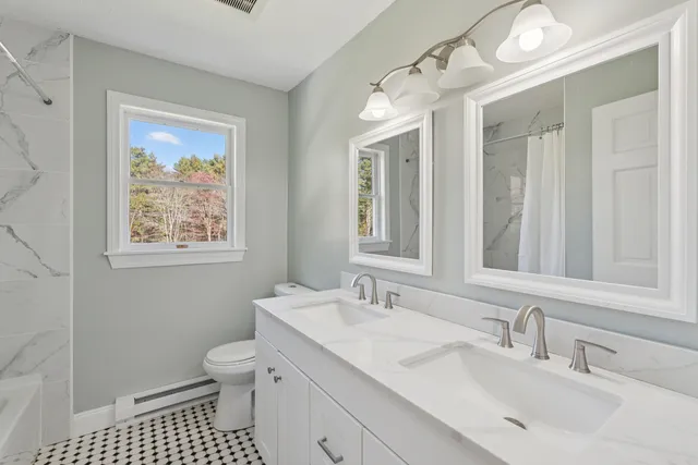 $649,999 | 17 Chestnut Drive, Topsham, ME 04086