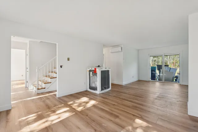 $649,999 | 17 Chestnut Drive, Topsham, ME 04086