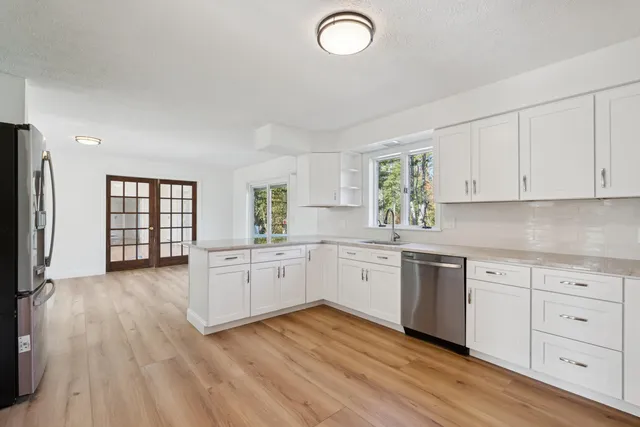 $649,999 | 17 Chestnut Drive, Topsham, ME 04086