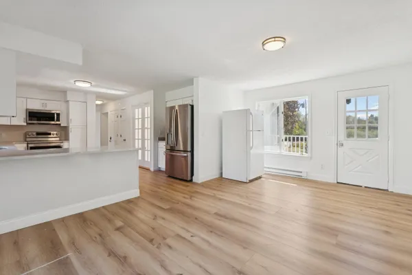 $649,999 | 17 Chestnut Drive, Topsham, ME 04086