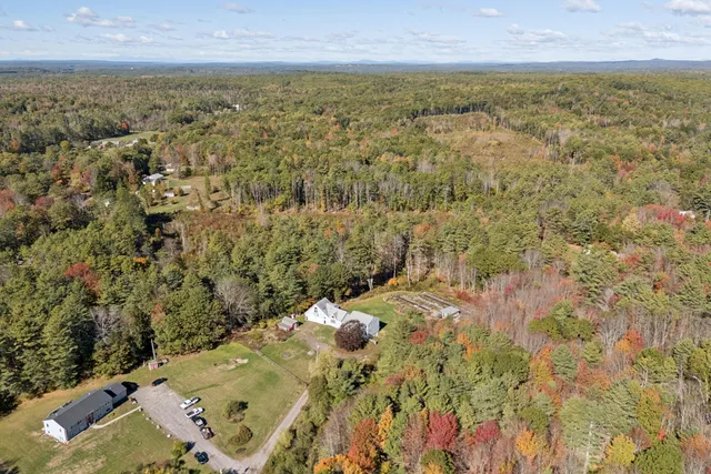 $649,999 | 17 Chestnut Drive, Topsham, ME 04086