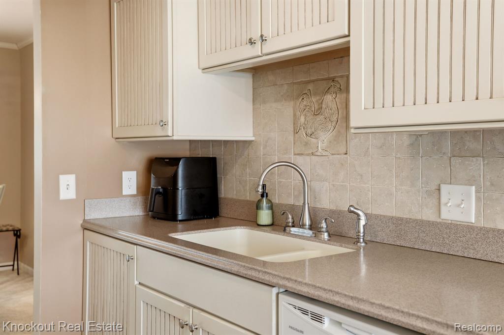 239 Churchgrove Road Frankenmuth, MI 48734 - Photo 15 of 45