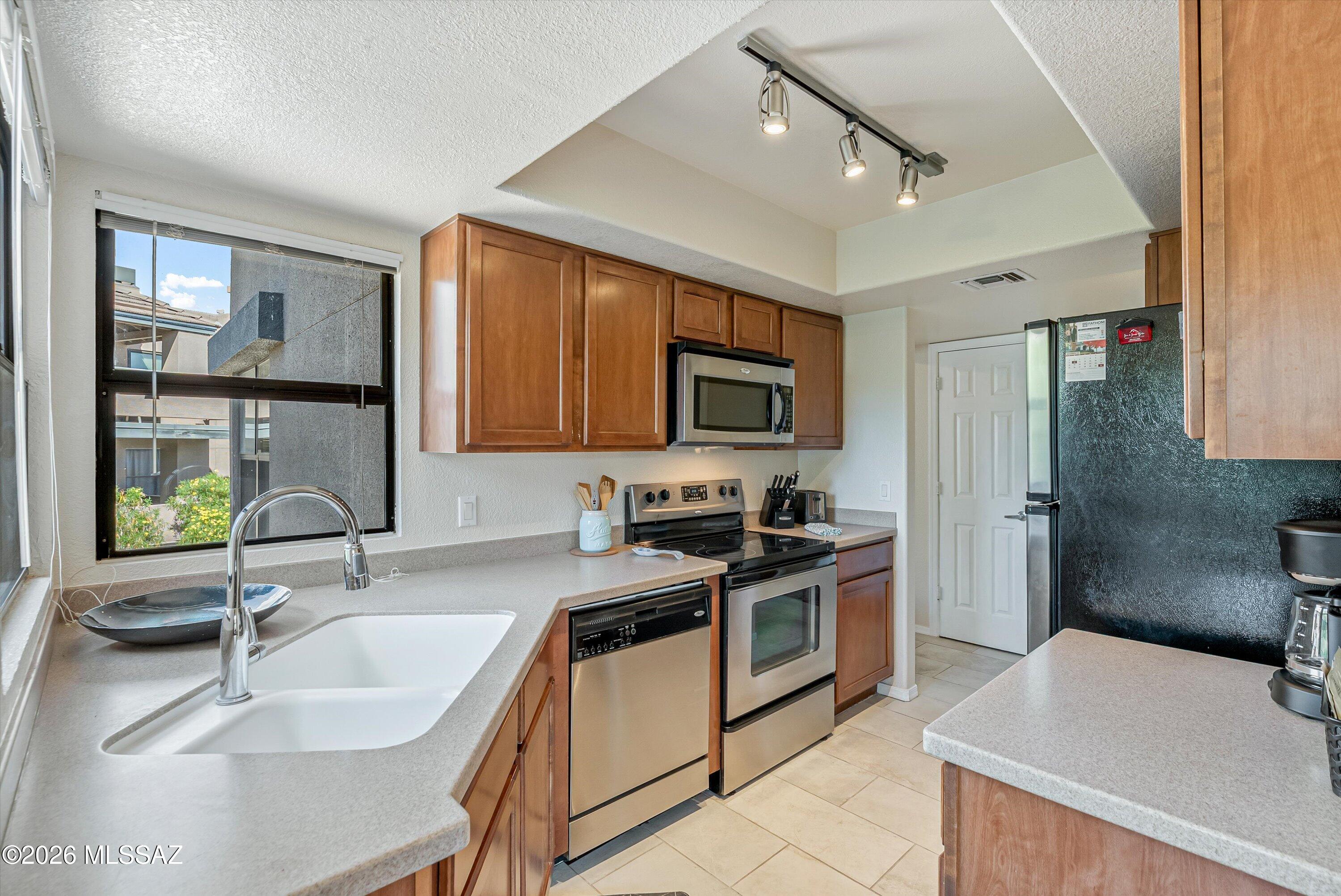 5855 North Kolb Road, Unit 11207 Tucson, AZ 85750 - Photo 13 of 49 Kitchen